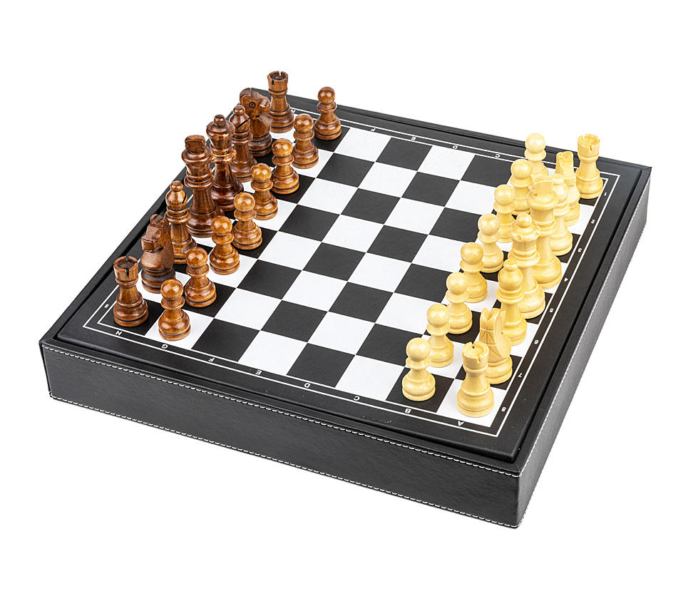 The impact of materials in Chess Set Board Game Toy Kits on the gaming experience